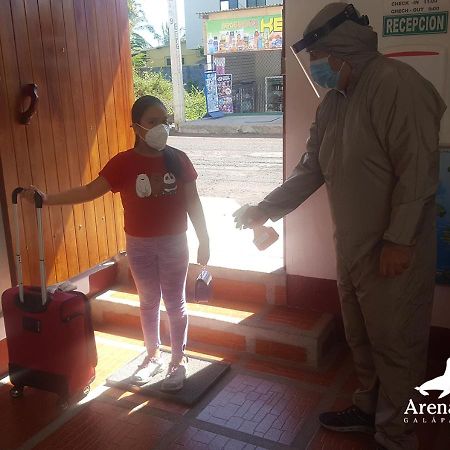 Hostal Arena Negra Puerto Ayora  Esterno foto