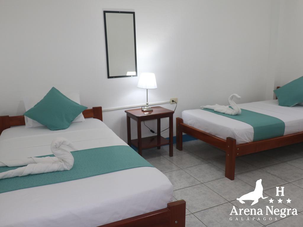 Hostal Arena Negra Puerto Ayora  Esterno foto