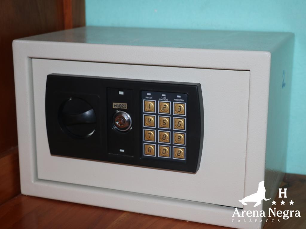 Hostal Arena Negra Puerto Ayora  Esterno foto