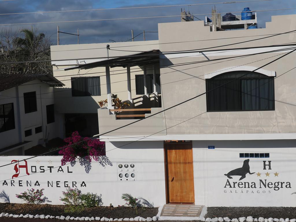 Hostal Arena Negra Puerto Ayora  Esterno foto