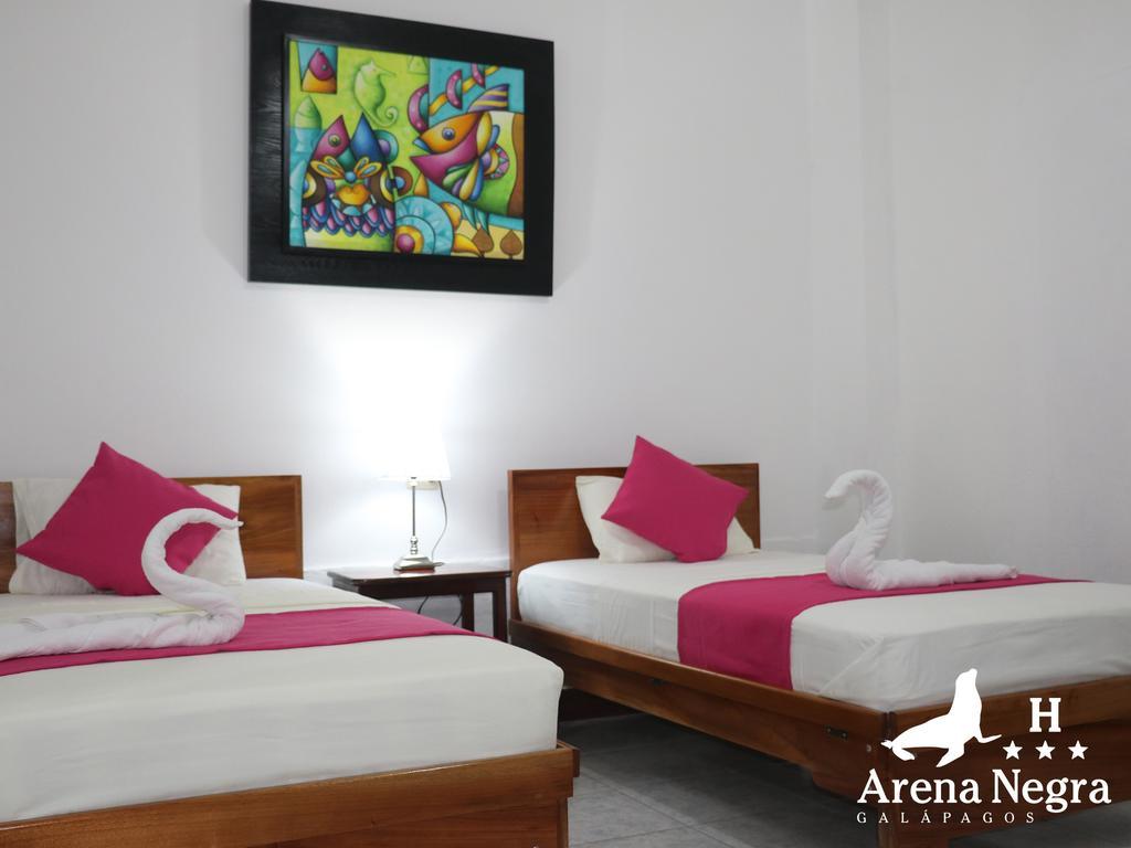 Hostal Arena Negra Puerto Ayora  Esterno foto