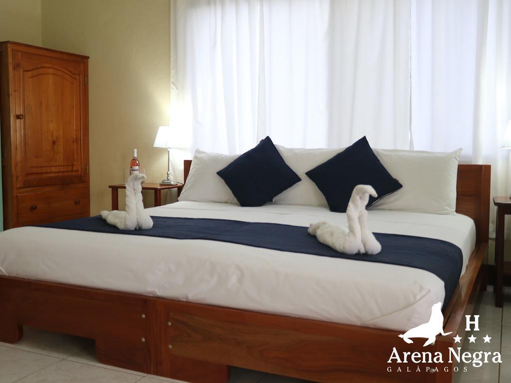 Hostal Arena Negra Puerto Ayora  Esterno foto