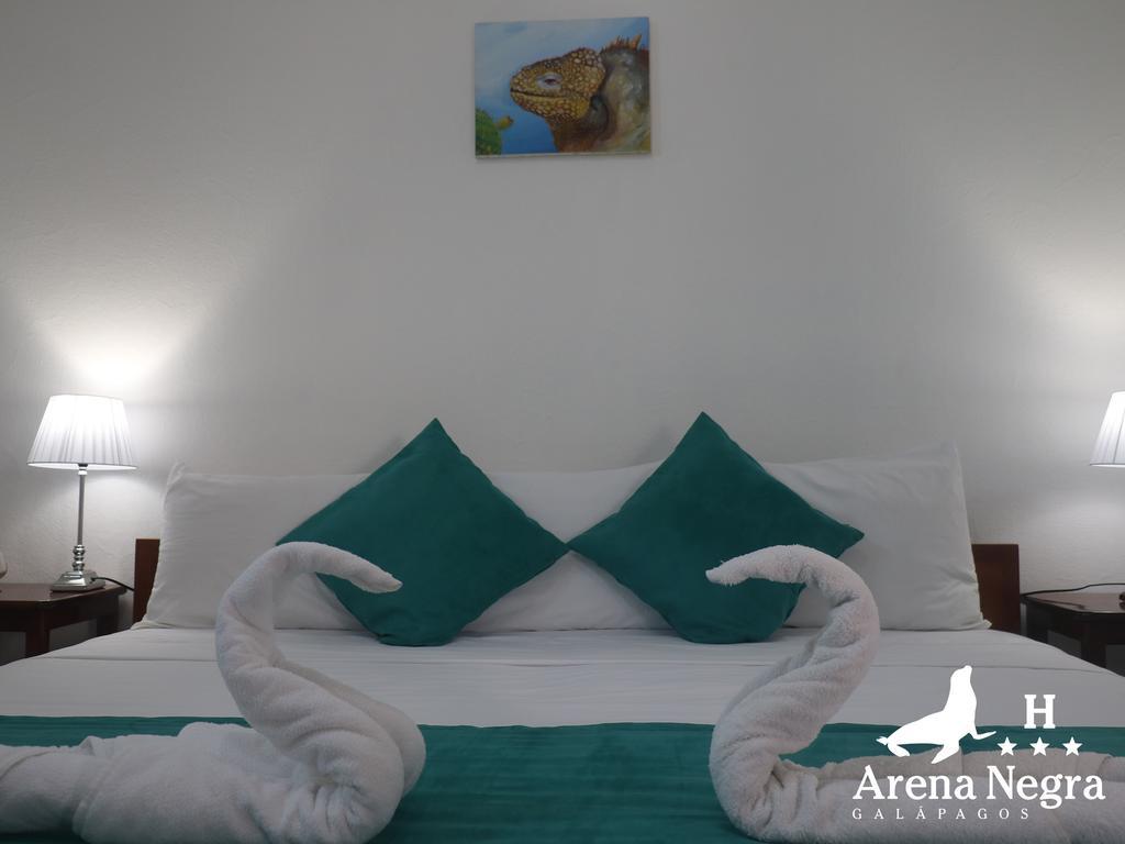 Hostal Arena Negra Puerto Ayora  Esterno foto