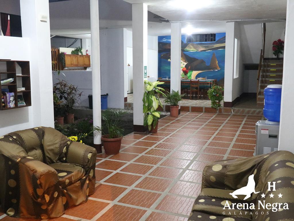 Hostal Arena Negra Puerto Ayora  Esterno foto