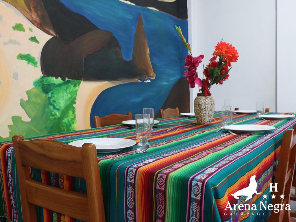 Hostal Arena Negra Puerto Ayora  Esterno foto